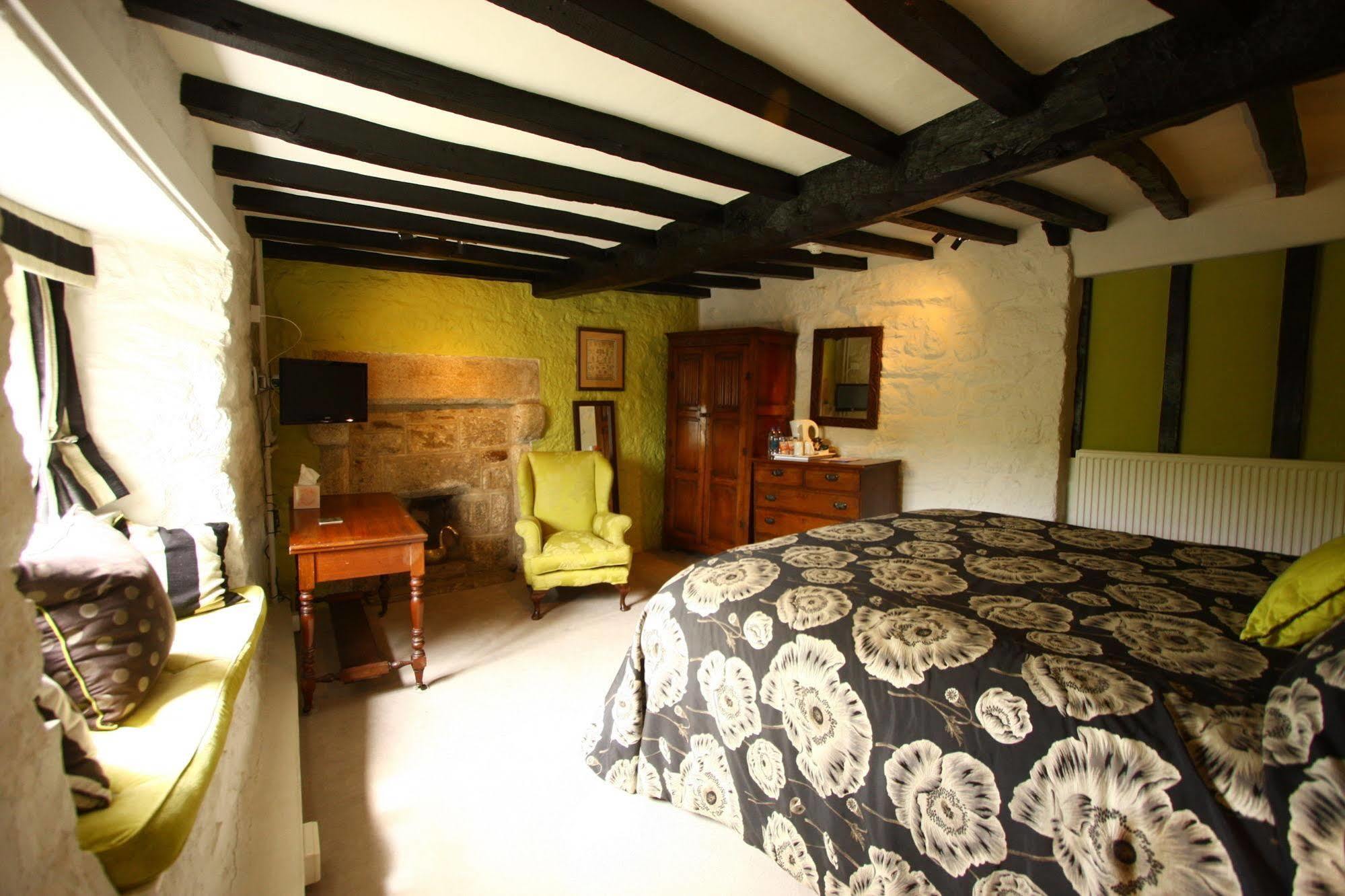 The Oxenham Arms Hotel Devon South Zeal Экстерьер фото
